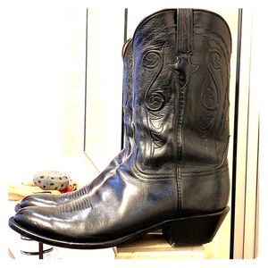 Lucchese black boots